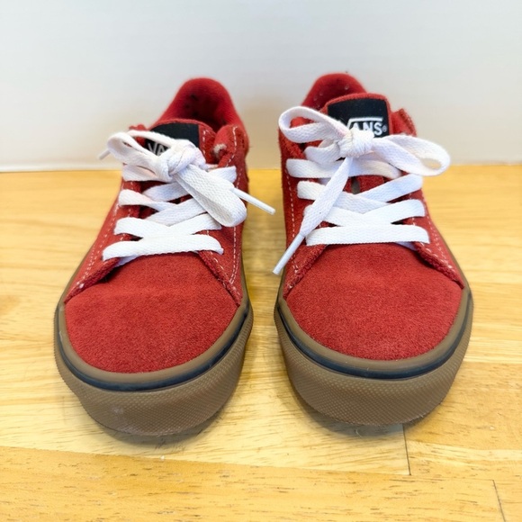 Vans Seldan Sneakers Red Suede Size 12 Youth Old Skool Low Tops Like New - Picture 2 of 7